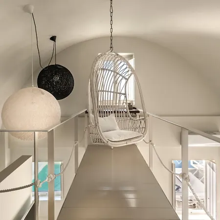 웨스트 이스트 스위트 리조트