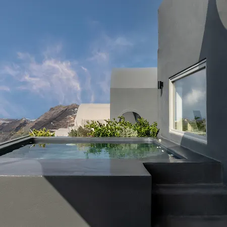 웨스트 이스트 스위트 리조트 5*