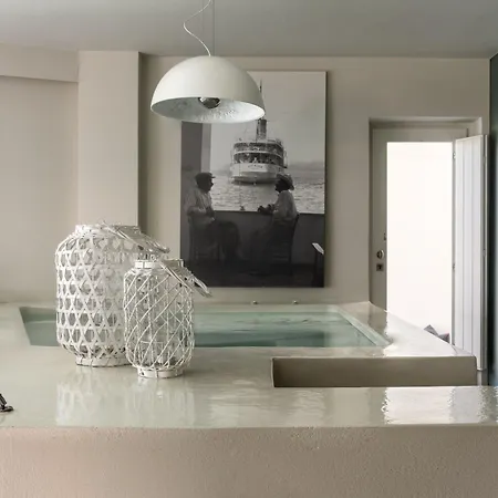 리조트 웨스트 이스트 스위트 이메로비글리