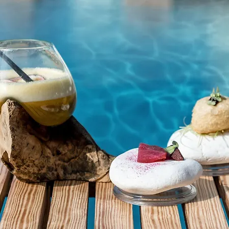 웨스트 이스트 스위트