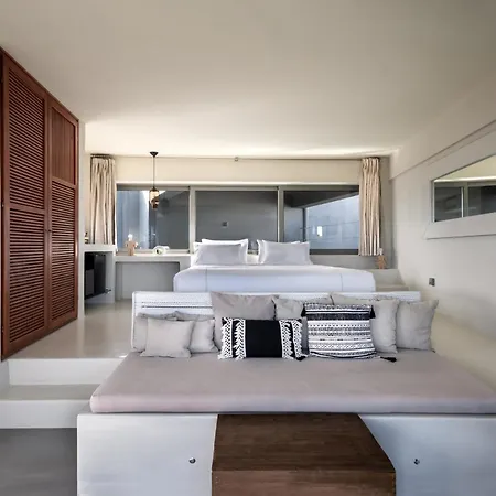 West East Курортный комплекс 5*