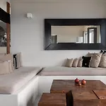 אתר נופש West East 5*