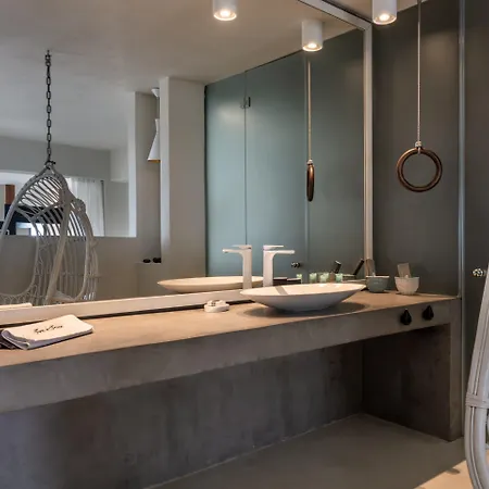 ウエスト イースト スイーツ リゾート イメロヴィグリ