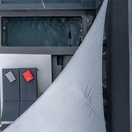 ウエスト イースト スイーツ リゾート イメロヴィグリ