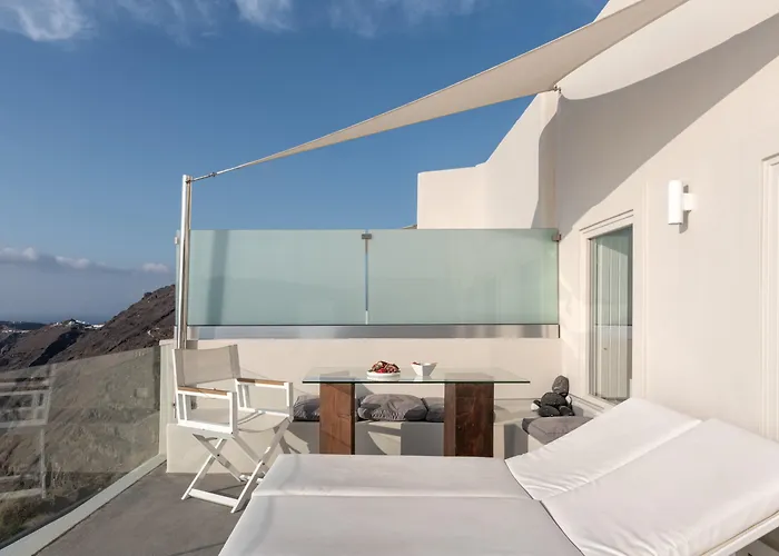 West East Feriested Imerovigli (Santorini)