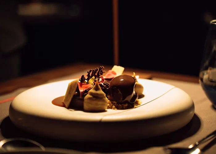 منتجع ويست إيست سويتس