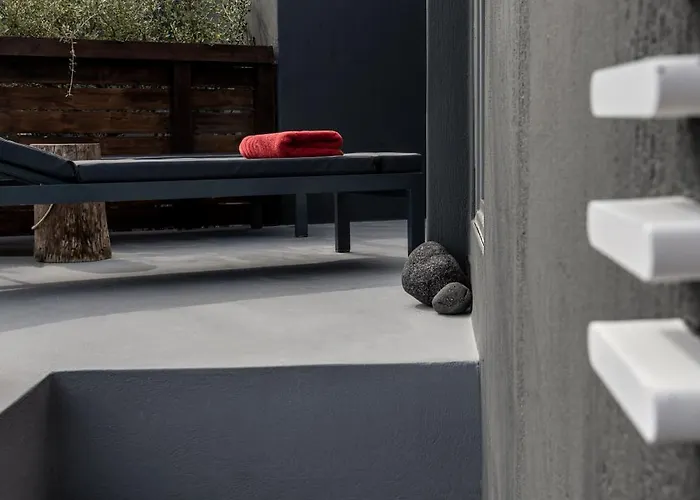 منتجع ويست إيست سويتس