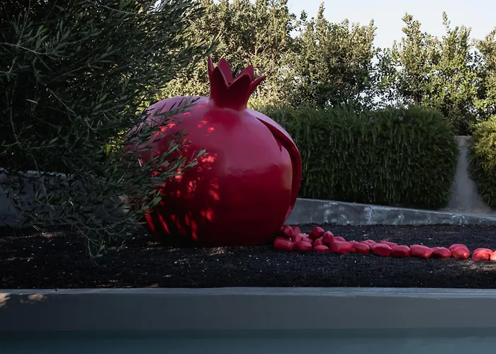 Resort West East Imerovigli (Santorini)